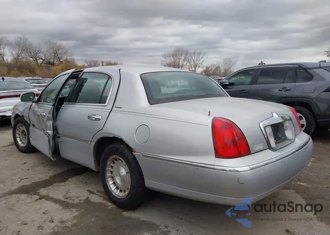 1998 Lincoln Town Car Executive from USA, damaged, VIN 1LNFM81W5WY701039